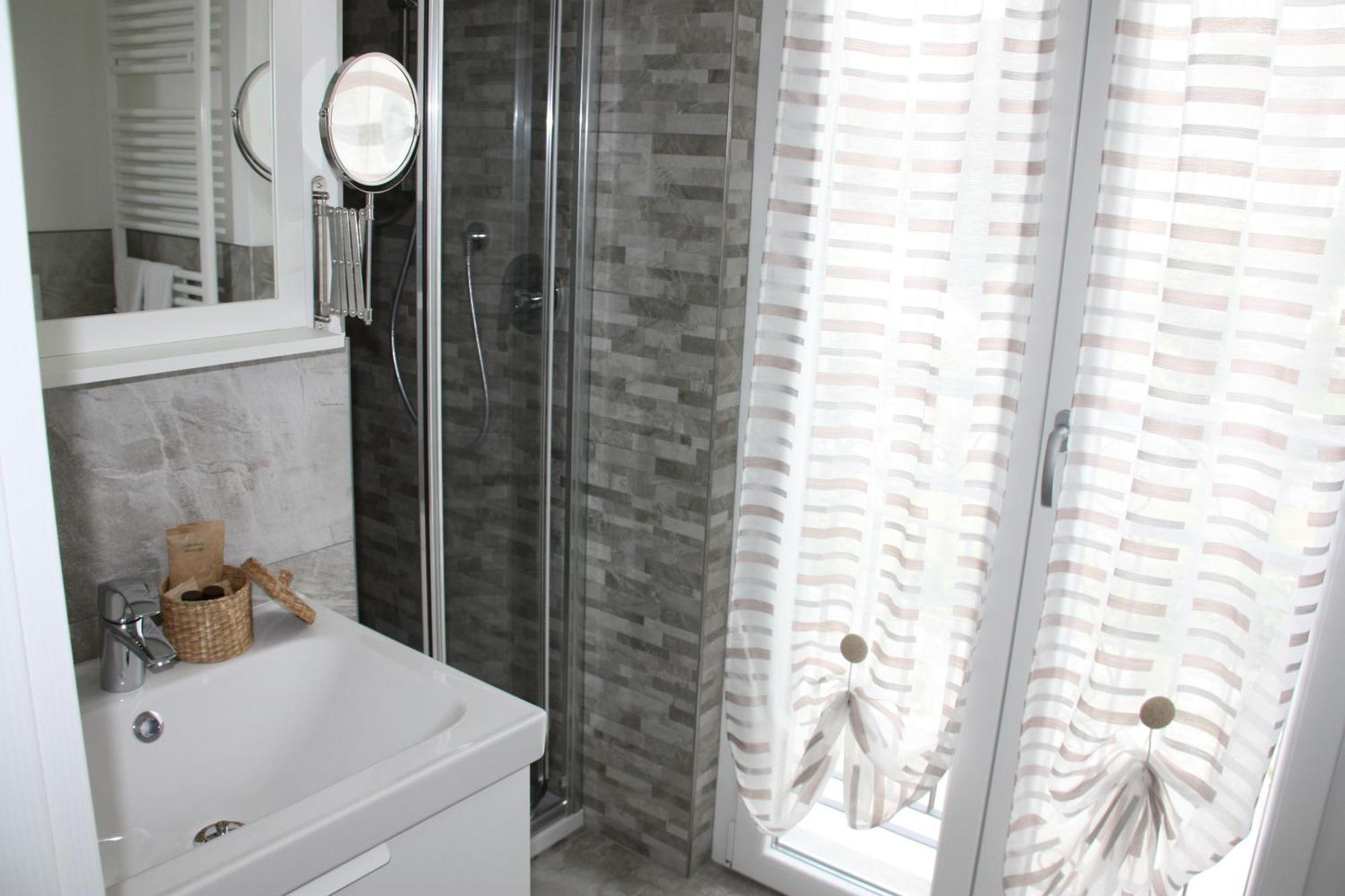 บีแอนด์บี เล แมกโนเลีย Bed & Breakfast Faggeto Lario ภายนอก รูปภาพ