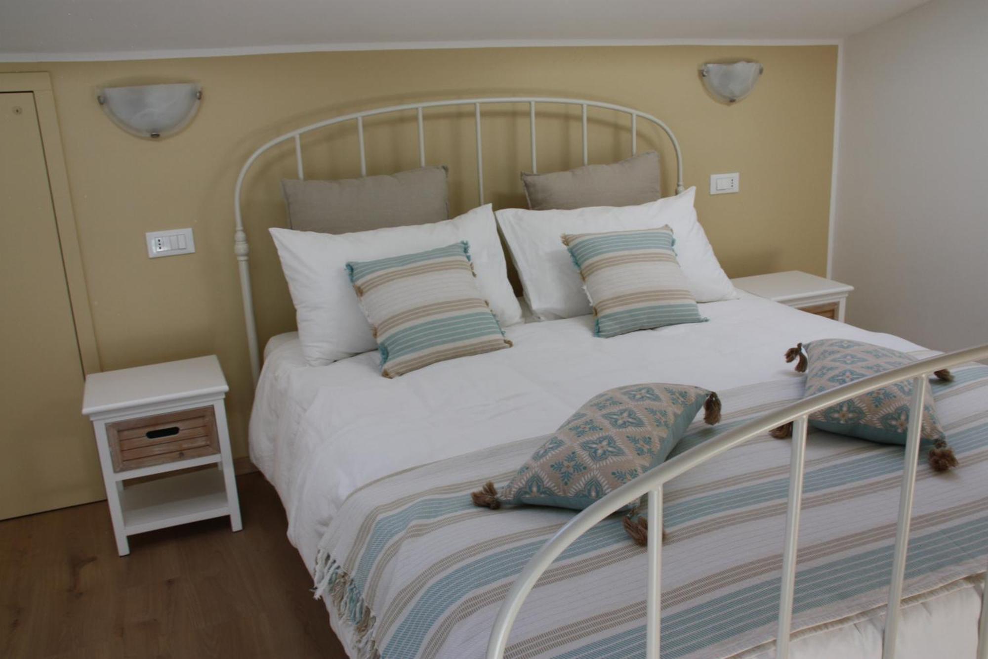 บีแอนด์บี เล แมกโนเลีย Bed & Breakfast Faggeto Lario ภายนอก รูปภาพ